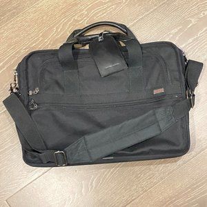 TUMI Slim Laptop Bag Briefcase Unisex design